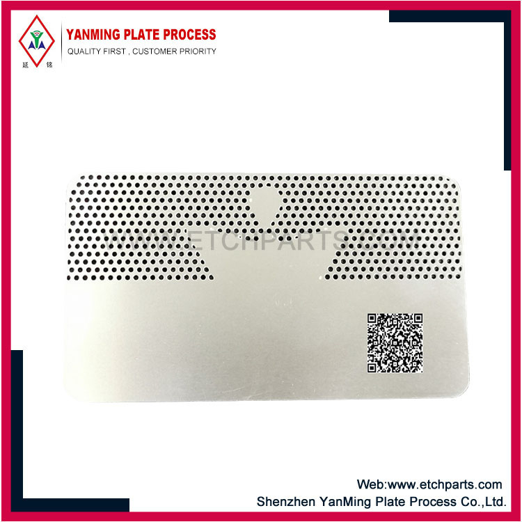 Защо металните визитни картички набират популярност сред професионалистите?